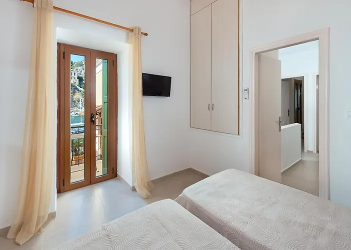 埃琳娜酒店 4* 锡米